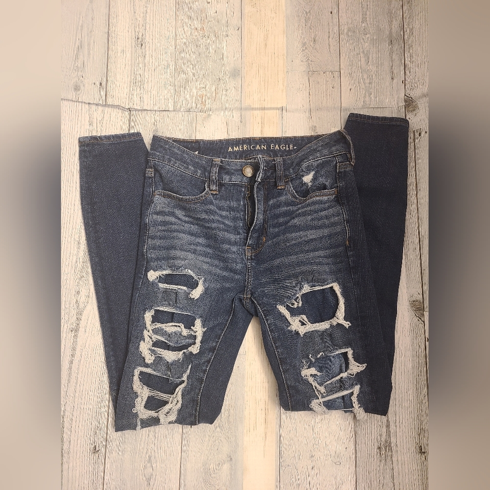 American Eagle 360 Next Level Stretch Distressed Jeans Size 2